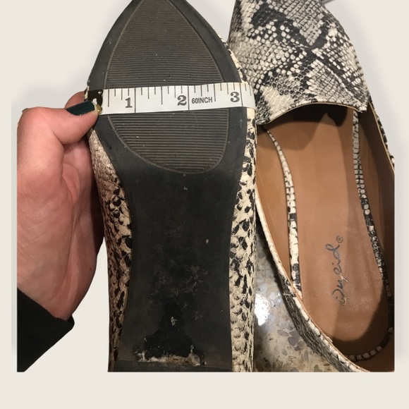 Qupid• Snake Print Pointed Toe Flat• EUC! - Picture 8 of 10